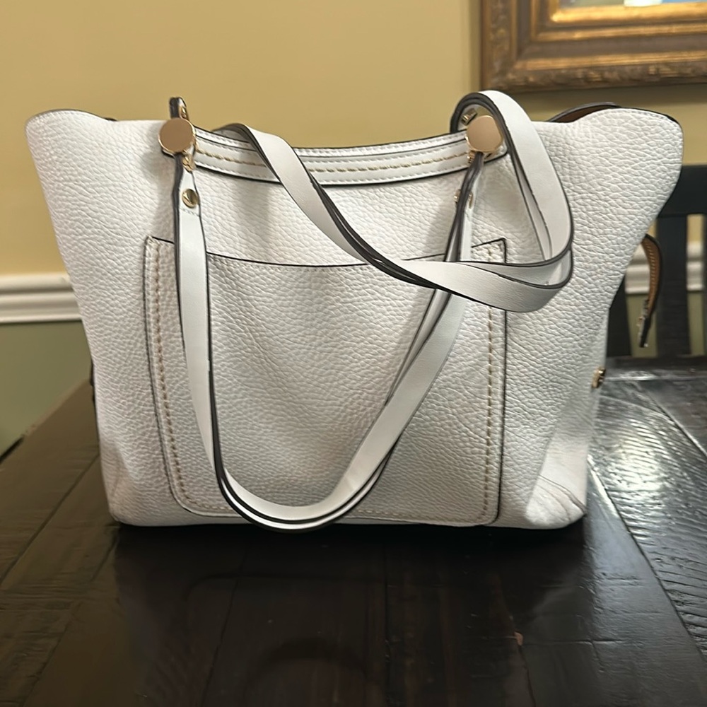 Sondra Roberts squared boutique white purse with shoulder strap.